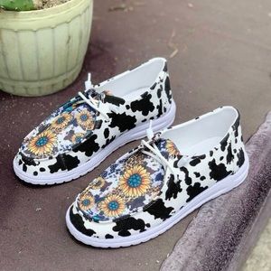 Slip on causal shoes